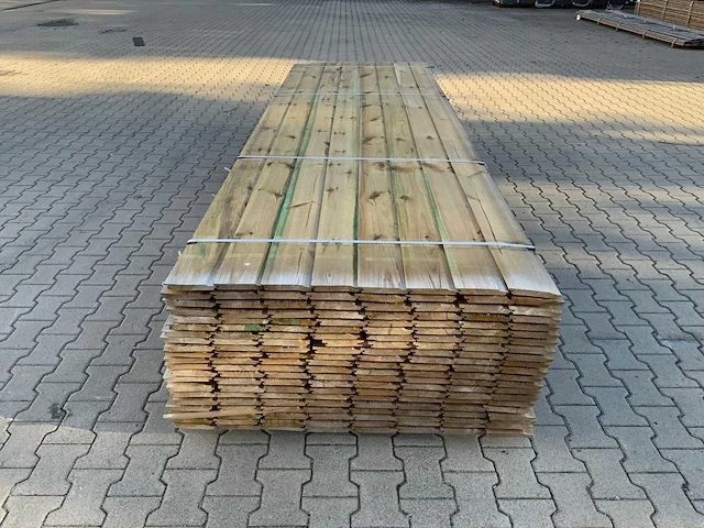 Midden europees grenen - overhangend rabatdeel 3600x145x18mm (168x) - afbeelding 3 van  8