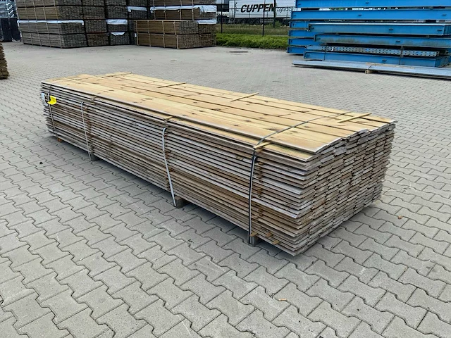 Midden europees grenen - overhangend rabatdeel 3600x145x18mm (196x) - afbeelding 4 van  10