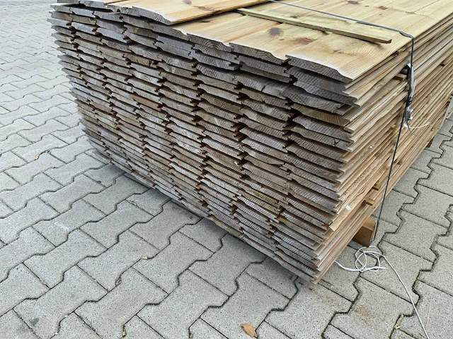 Midden europees grenen - overhangend rabatdeel 3600x145x18mm (196x) - afbeelding 6 van  10