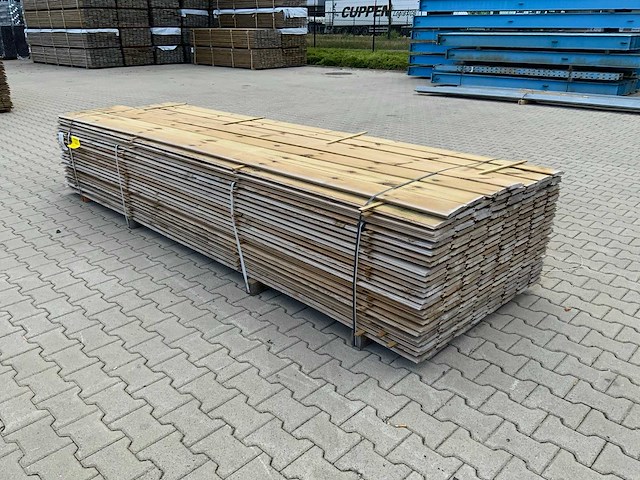 Midden europees grenen - overhangend rabatdeel 3600x145x18mm (196x) - afbeelding 4 van  10