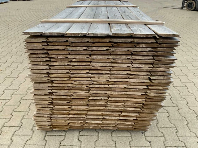 Midden europees grenen - overhangend rabatdeel 3600x145x18mm (224x) - afbeelding 2 van  10