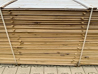 Midden europees grenen - overhangend rabatdeel 3600x145x18mm (224x) - afbeelding 9 van  10