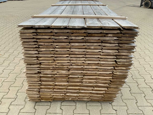 Midden europees grenen - overhangend rabatdeel 3600x145x18mm (224x) - afbeelding 2 van  10