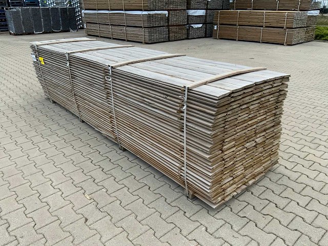 Midden europees grenen - overhangend rabatdeel 3600x145x18mm (224x) - afbeelding 4 van  10
