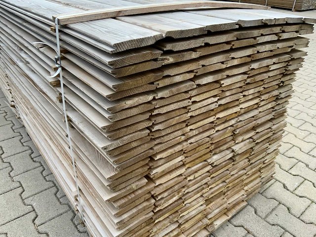 Midden europees grenen - overhangend rabatdeel 3600x145x18mm (224x) - afbeelding 7 van  10
