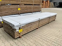 Midden europees grenen - overhangend rabatdeel 4000x145x18mm (168x) - afbeelding 1 van  7