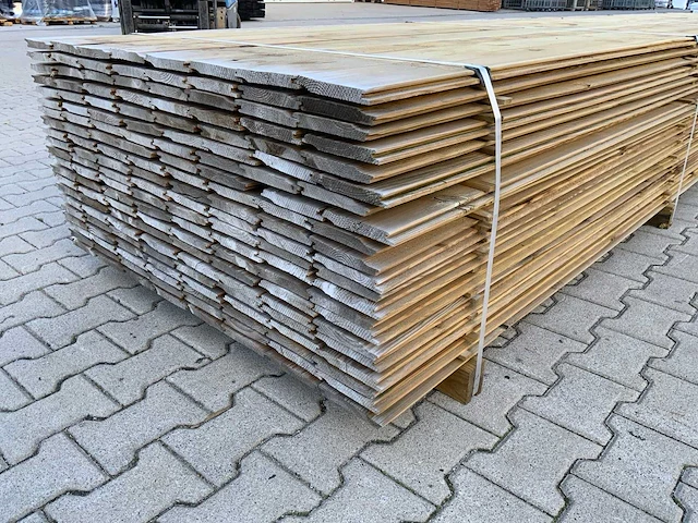 Midden europees grenen - overhangend rabatdeel 5000x145x18mm (168x) - afbeelding 4 van  8