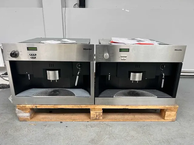 Miele - cva 620 - 2x inbouw koffiemachines - afbeelding 1 van  7