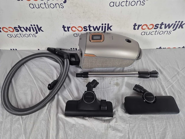 Miele guard l1 comfort titanium pearlfinish hepa - stofzuiger met zak - afbeelding 2 van  3