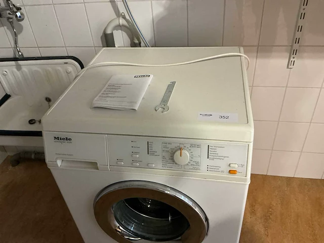 Miele novotronic w306 wasmachine - afbeelding 2 van  3