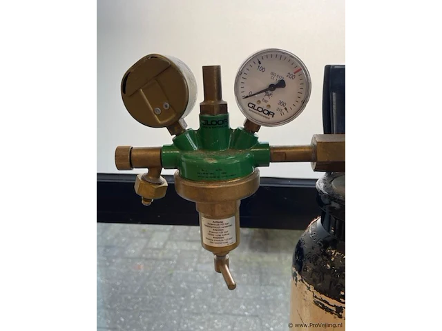Mig-mag gasfles met drukregelaar - afbeelding 2 van  4