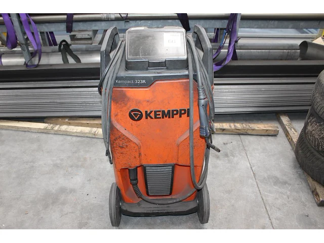 Mig mag lasapparaat kemppi kempact 323r met toorts en manometers. - afbeelding 1 van  2