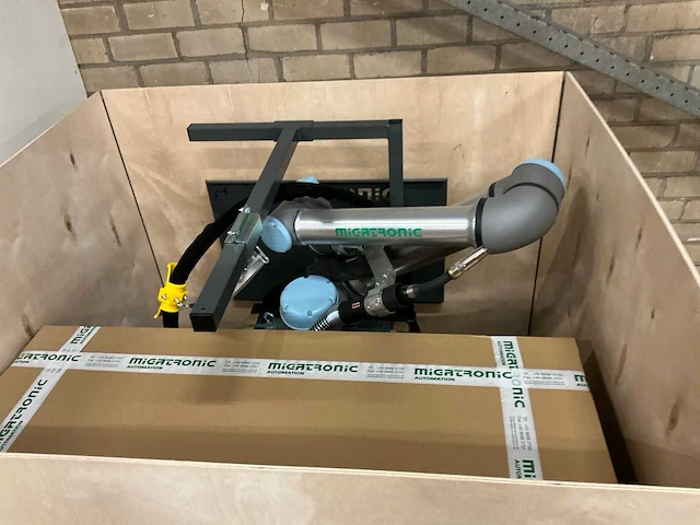 Migatronic - cowelder ur10e/sigma select 400c pulse - welding robot - 2022 - afbeelding 2 van  9