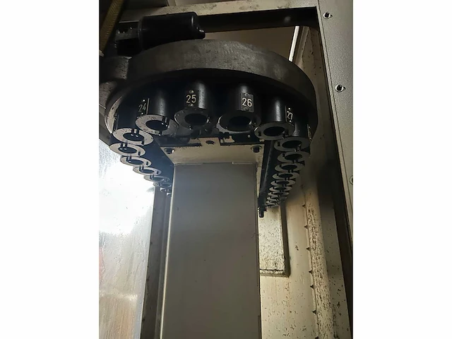 Mikron - vcp 1000 - cnc freesmachine - 1997 - afbeelding 3 van  11