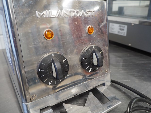 Milantoast - afbeelding 8 van  8