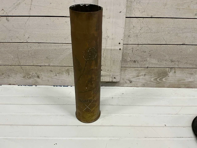 Militaria helmen en kogelhuls 1918 (3x) - afbeelding 4 van  9