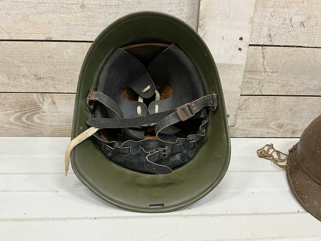 Militaria helmen en kogelhuls 1918 (3x) - afbeelding 7 van  9