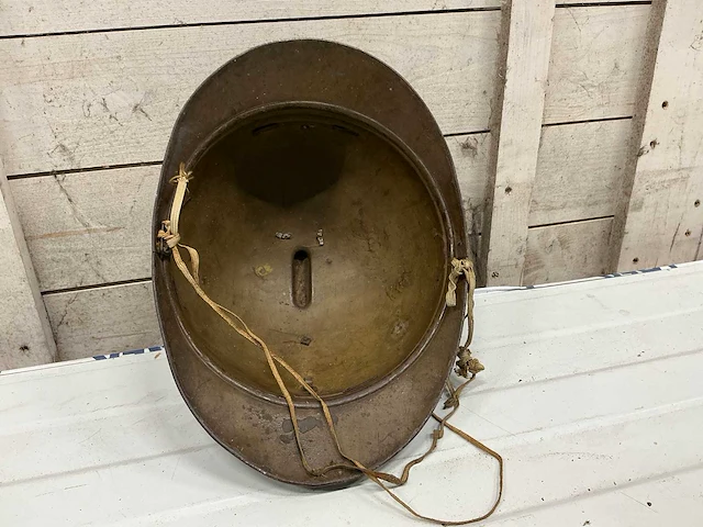 Militaria helmen en kogelhuls 1918 (3x) - afbeelding 9 van  9