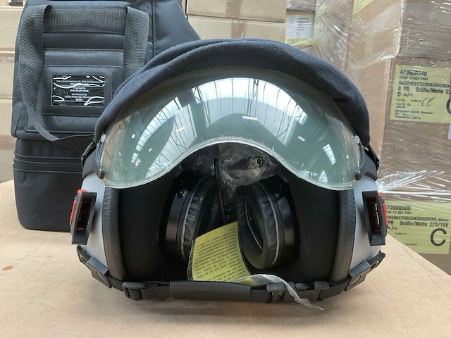 Military pilot helmet - afbeelding 3 van  7