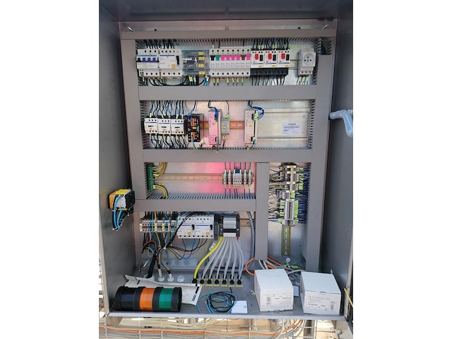 Milking - afbeelding 8 van  19