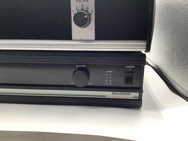 Millbank ultima ult 1201 versterker - afbeelding 2 van  5