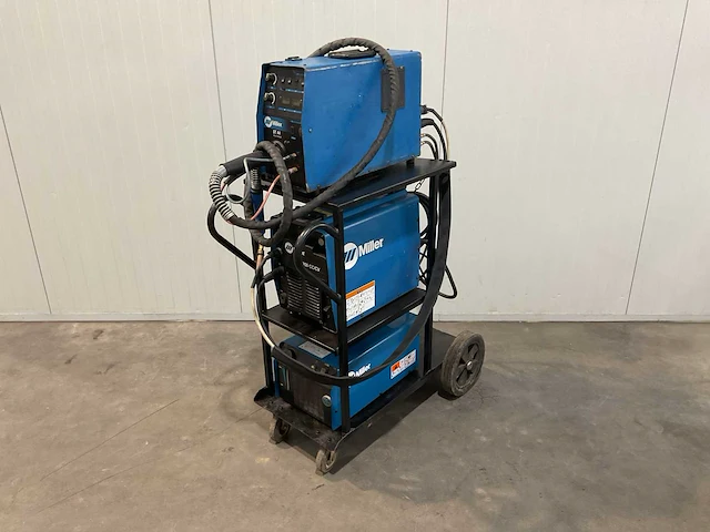 Miller - xmt350 cc/cv - lasapparaat - afbeelding 1 van  10