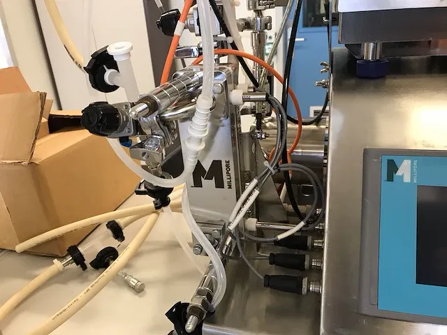 Millipore cogent m1 tangentieel stromingsfiltratiesysteem - afbeelding 10 van  13