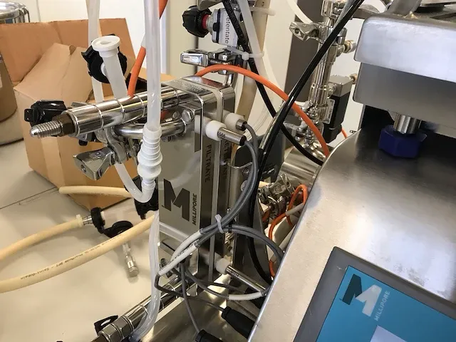 Millipore cogent m1 tangentieel stromingsfiltratiesysteem - afbeelding 11 van  13