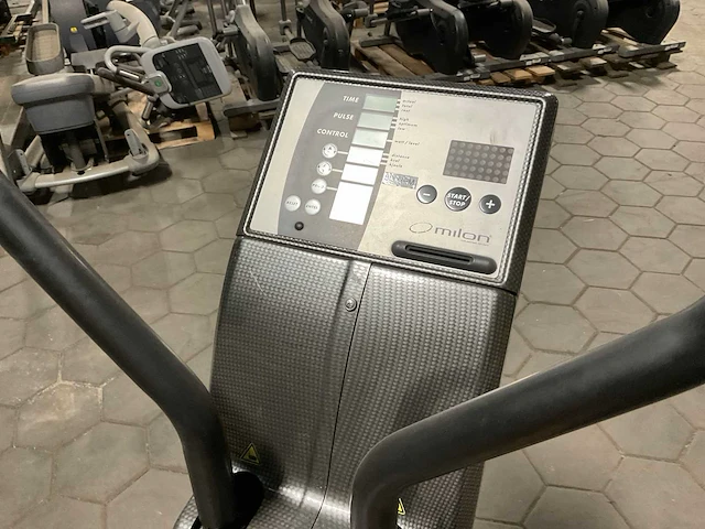 Milon cirkel volautomatische fitnessapparaten - afbeelding 6 van  52