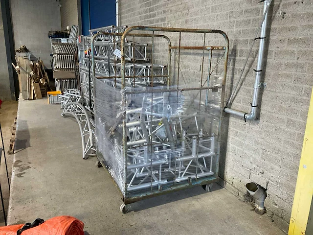 Milos qtu aluminium truss hoekstuk (8x) - afbeelding 1 van  4