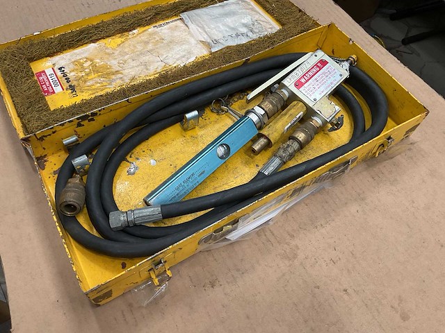 Milton tire inflator set - afbeelding 1 van  5