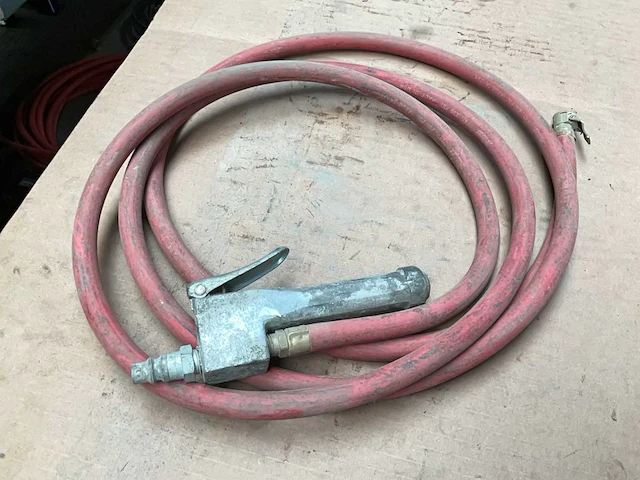 Milton tire inflator - afbeelding 1 van  3