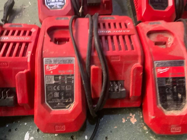 Milwauke m12-18fc acculader (5x) - afbeelding 3 van  6