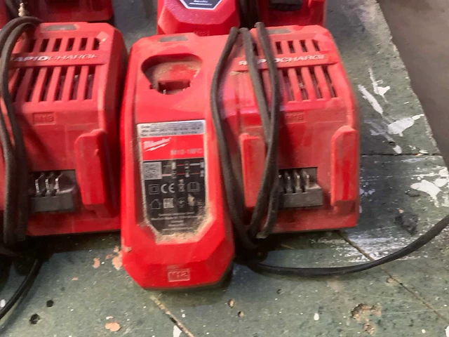 Milwauke m12-18fc acculader (5x) - afbeelding 4 van  6