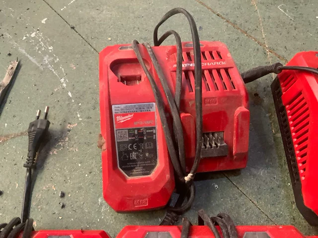 Milwauke m12-18fc acculader (5x) - afbeelding 5 van  6