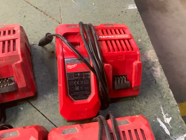 Milwauke m12-18fc acculader (5x) - afbeelding 6 van  6