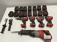 Milwaukee - 1 set van diverse accu machines en toebehoren - afbeelding 1 van  6