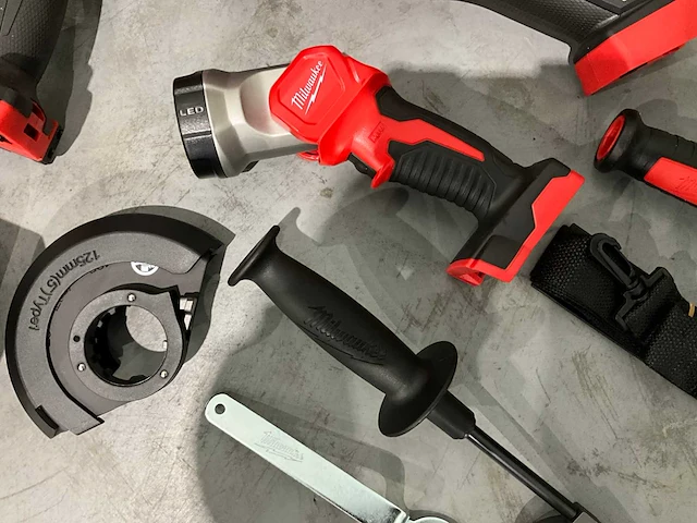Milwaukee 2025 5 delige accu combiset - afbeelding 6 van  10