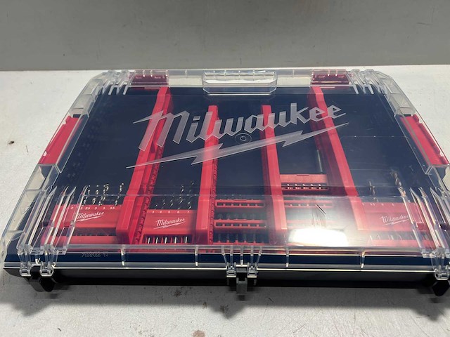 Milwaukee 4932464144 50-delige bit & boren set in koffer (2x) - afbeelding 1 van  2