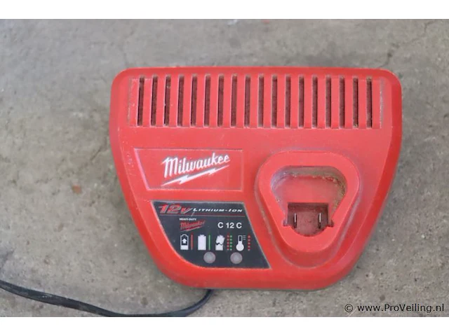 Milwaukee acculader type c 12 c - afbeelding 1 van  2