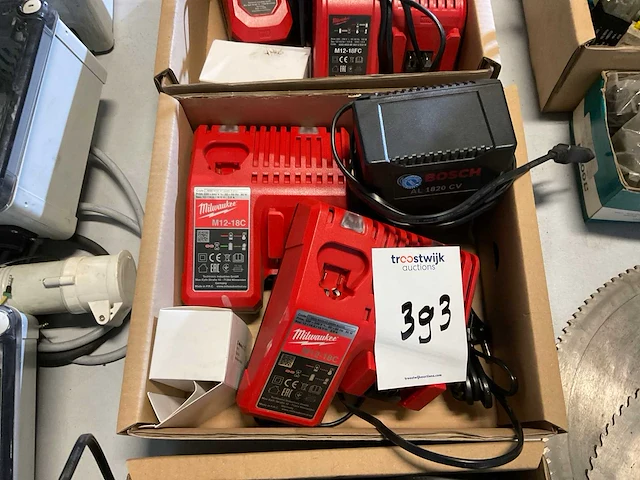 Milwaukee/ bosch acculader - afbeelding 4 van  5