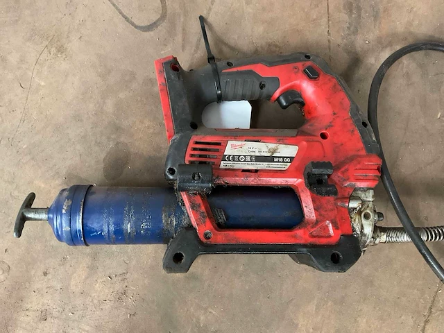 Milwaukee m18 gg accu vetspuit - afbeelding 3 van  4