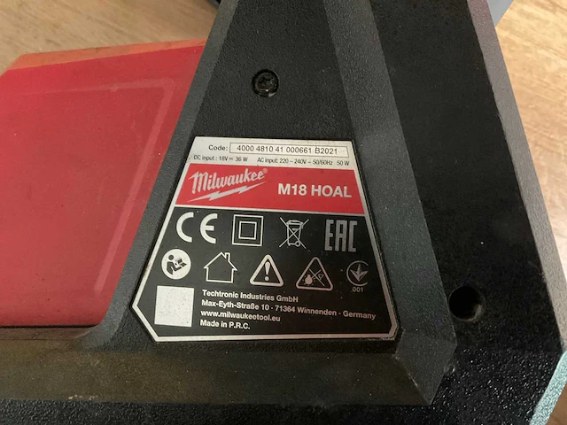 Milwaukee m18 hoal bouwlamp - afbeelding 2 van  2