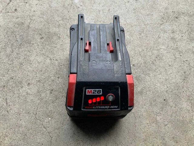 Milwaukee m28 accu en lader - afbeelding 3 van  5