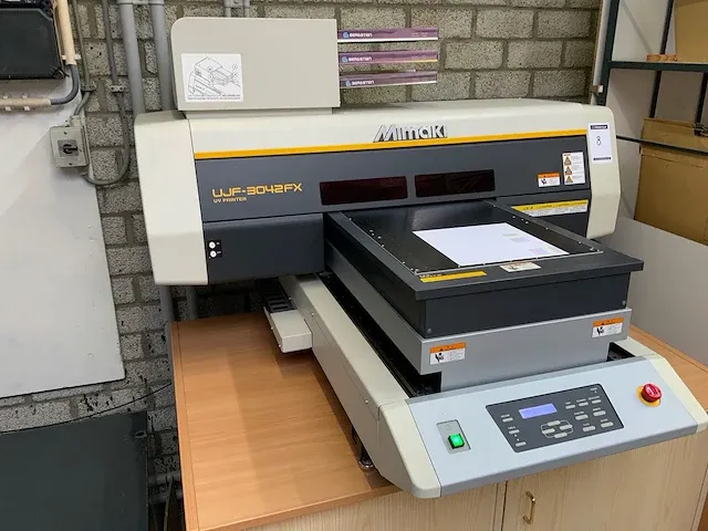 Mimaki - ujf-3042fx - flatbedprinter uv led - afbeelding 1 van  11