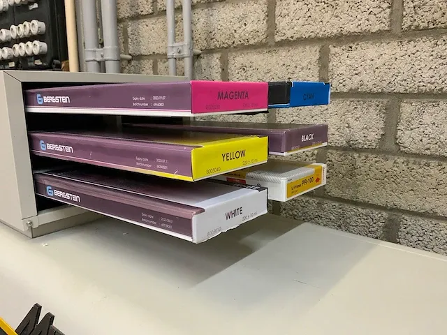 Mimaki - ujf-3042fx - flatbedprinter uv led - afbeelding 10 van  11