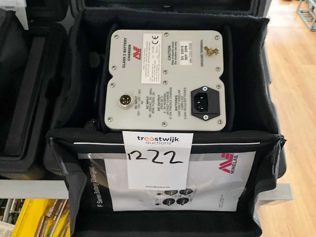 Minelab f-series acculader - afbeelding 3 van  3