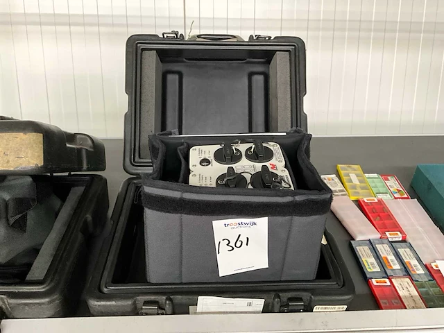 Minelab f-series acculader - afbeelding 1 van  3
