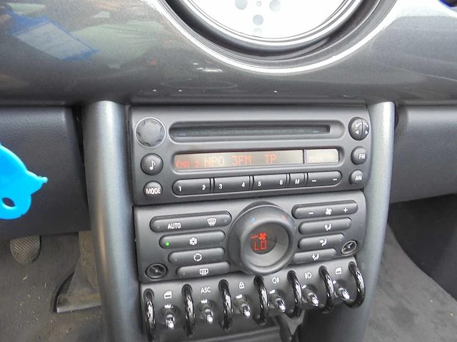 Mini - 2005 - mini cabrio - 1.6 one sidewalk - 6-thh-55 - afbeelding 2 van  15