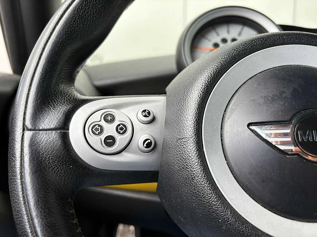 Mini - 2007 - mini - 1.6 cooper s chili - 31-xr-kb - afbeelding 2 van  16